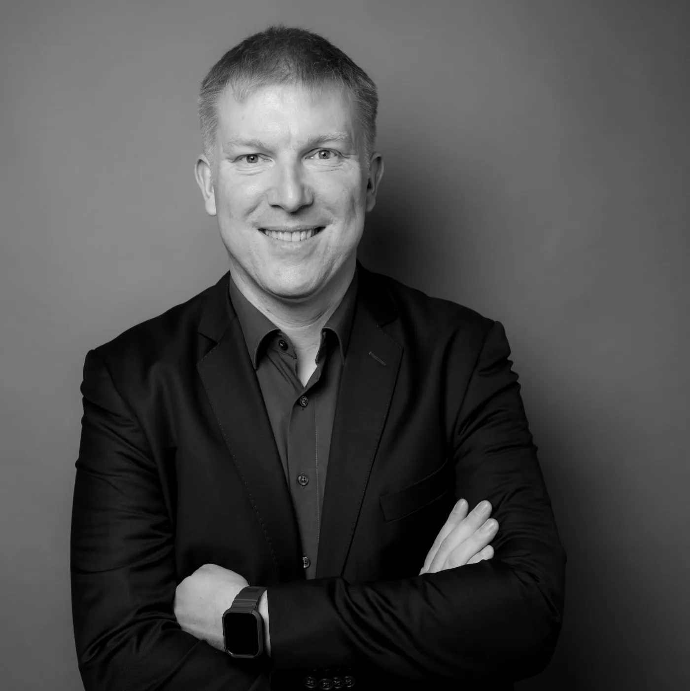 Hellmuth Pusch, Geschäftsführer der WLH Immobilien GmbH, mit verschränkten Armen