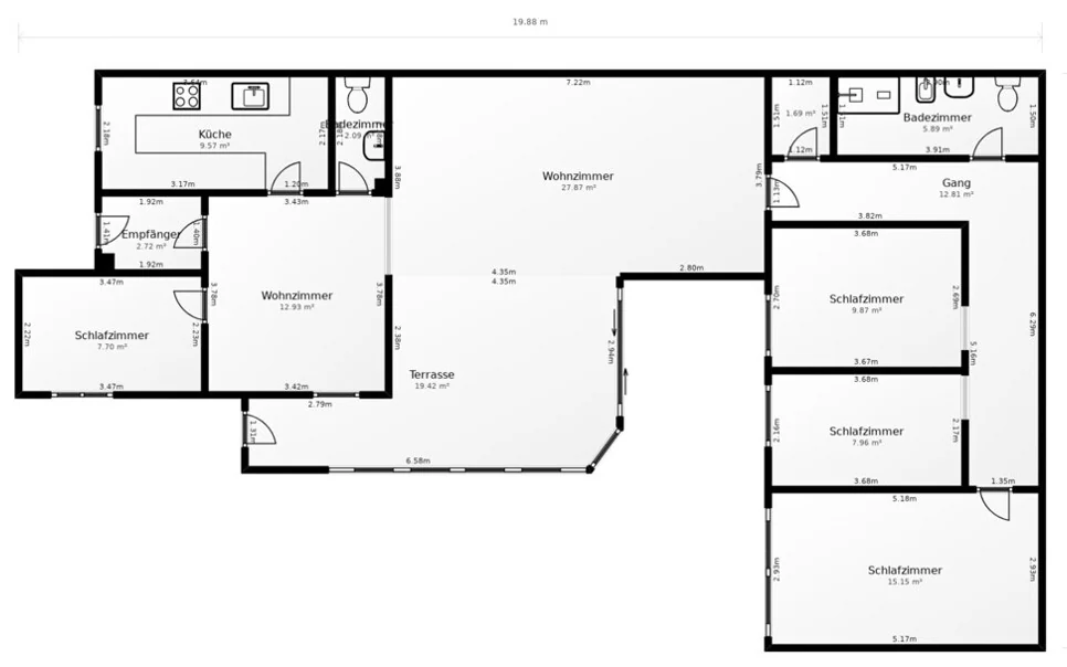 Grundriss des Bungalows im Heideviertel mit zwei Wohnzimmern, Küche, vier Schlafzimmern, zwei Bädern und Terrasse