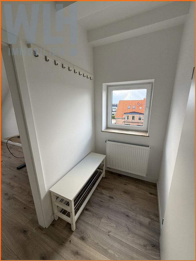 Flur - Garderobe kann übernommen werden.